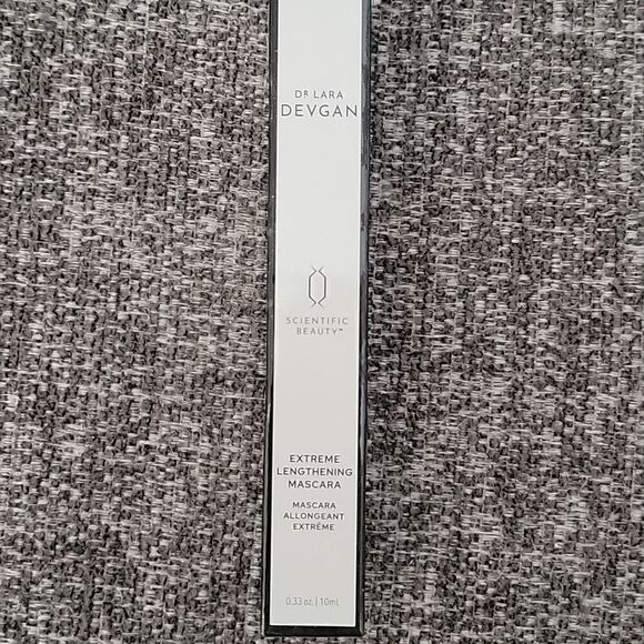 Dr. Laura DEVGAN MASCARA - Picture 4 of 4